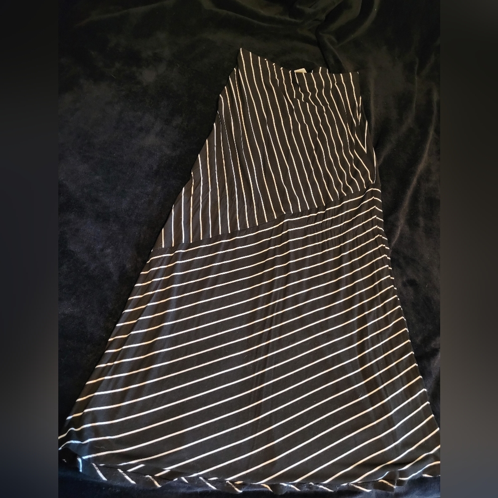 Black & white maxi skirt - Size L